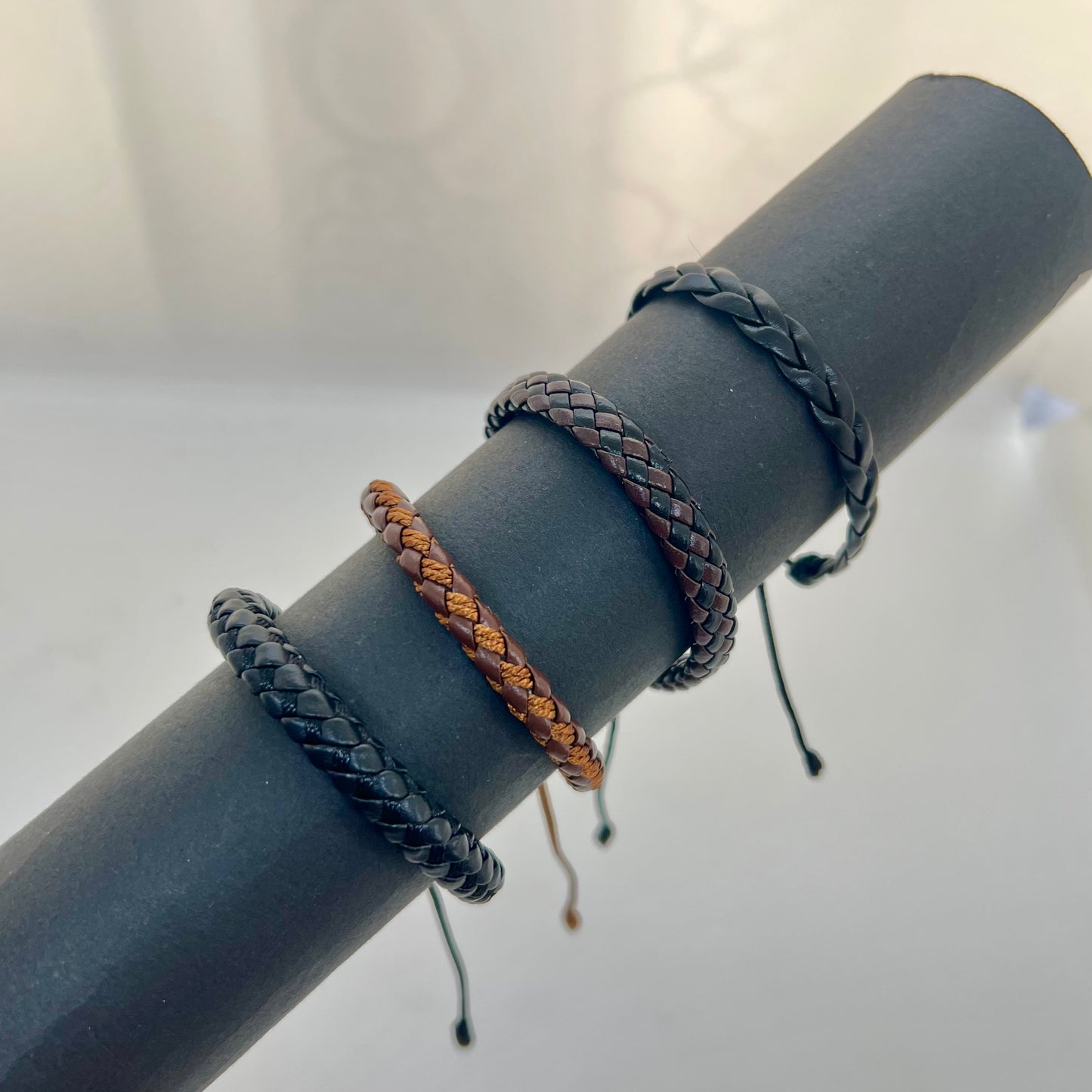 Set Pulseras en Cuerina