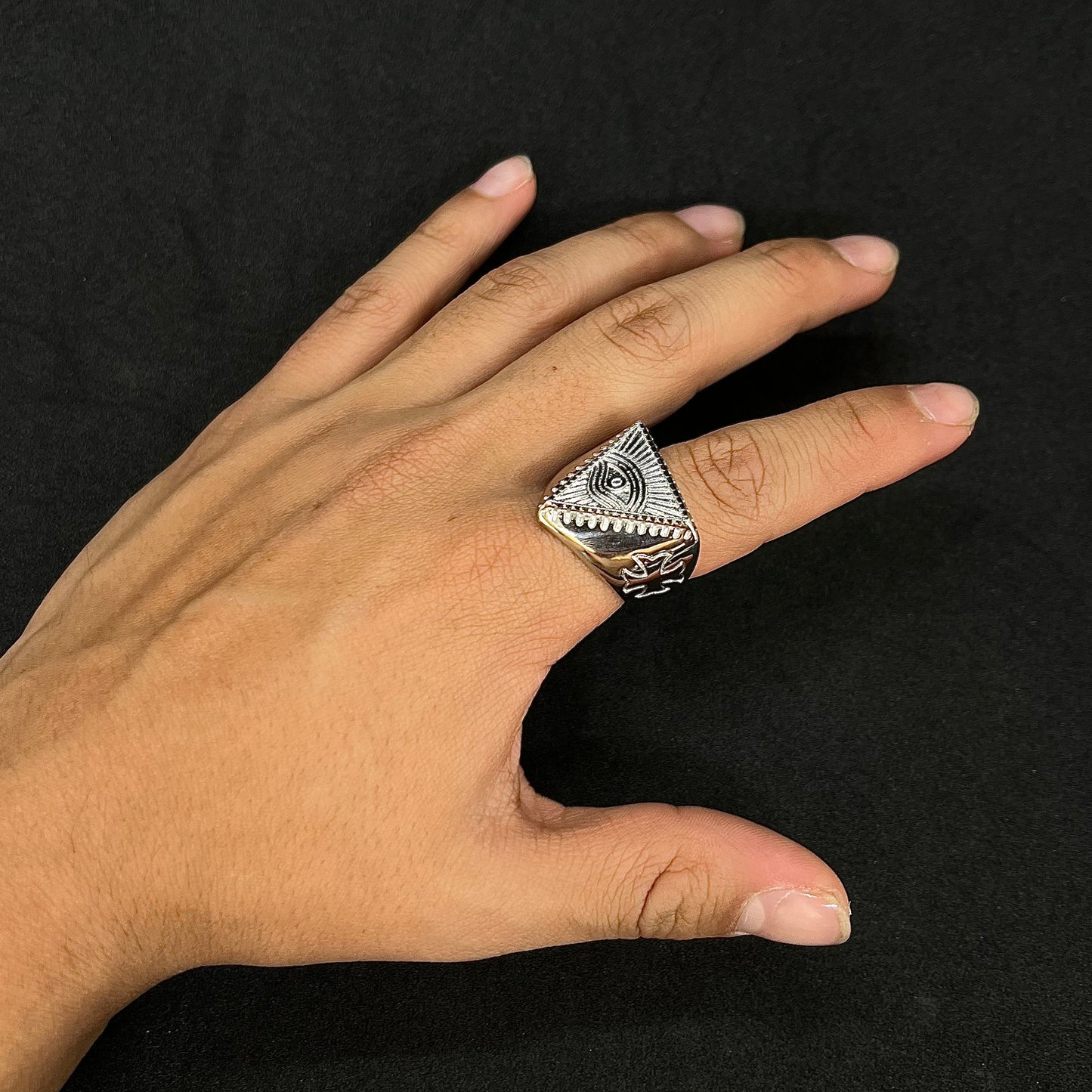 Anillo Iluminati