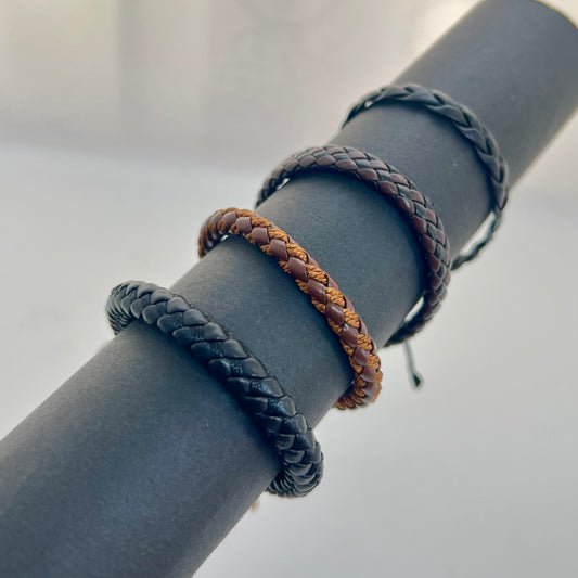Set Pulseras en Cuerina